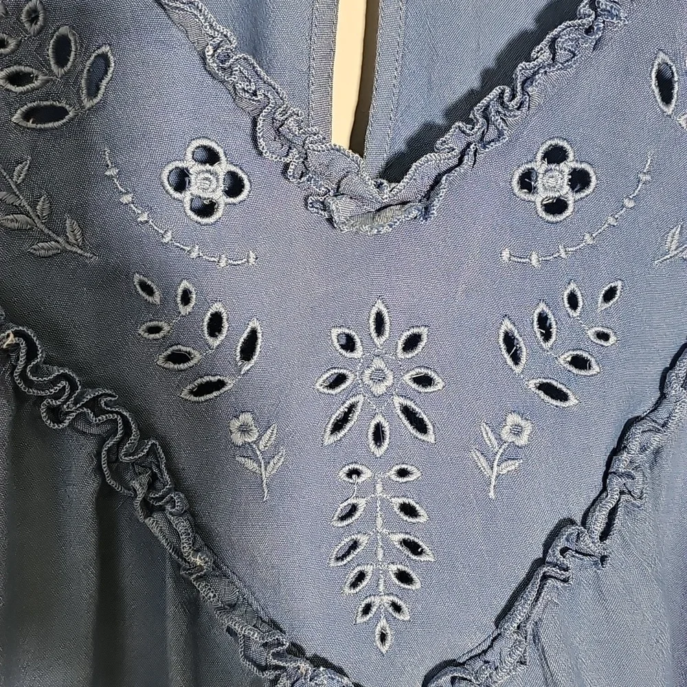 Blue Embroidered Women's Top By‎ Old Navy. Cotton Blend. Size XL BOHO